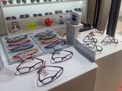 -诺柯视眼镜-蔡司依视路官方工厂店(淞南一店)