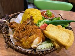 黃薑破鸡雜錦飯-班兰叶印尼美食