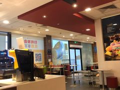 -麦当劳(汉口火车站候车室店)