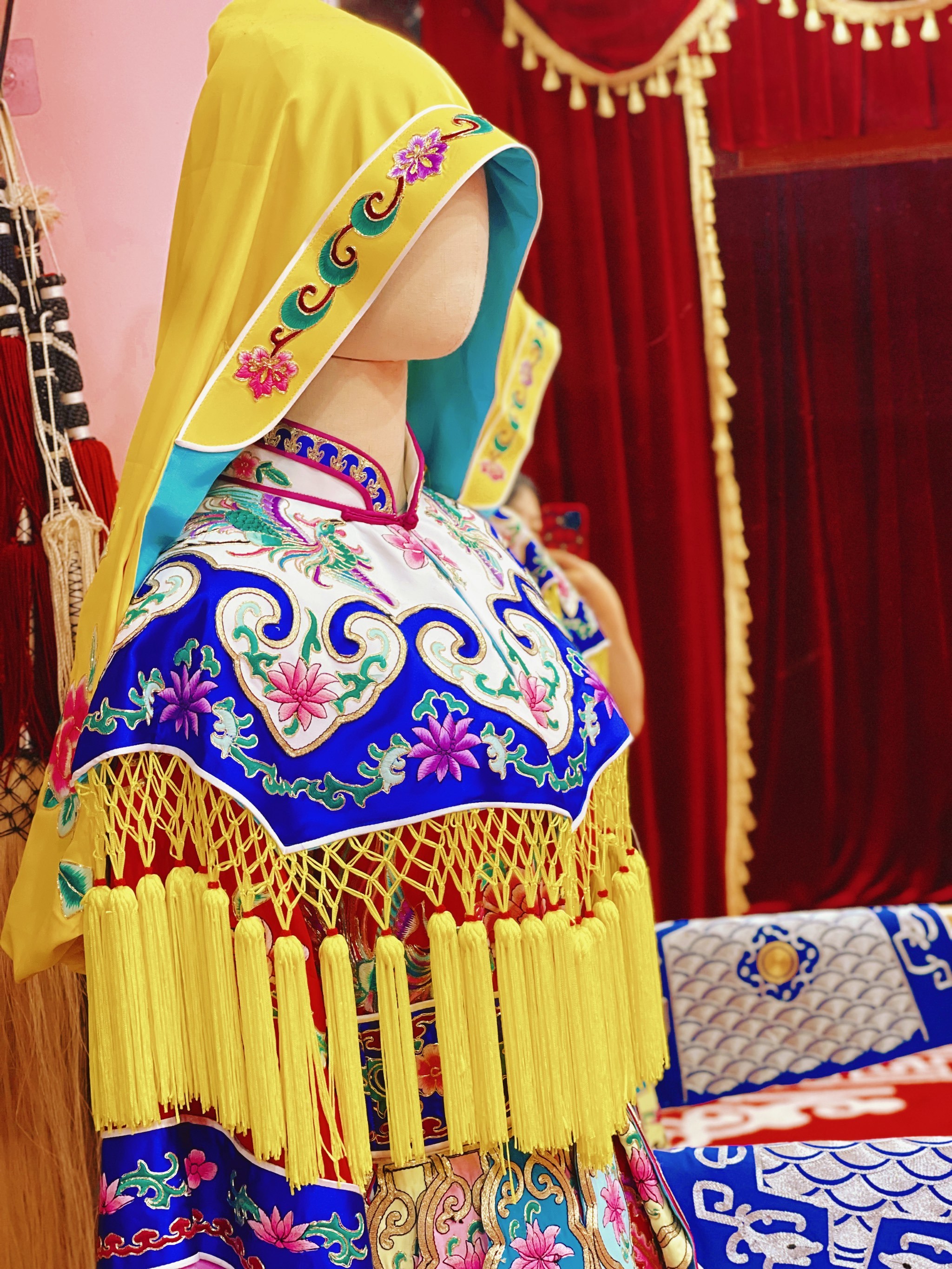 初探京剧魅力!《报灯名》燃起小戏迷热情