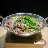 魔都探店 | 人均50就吃到正宗乐山翘脚牛肉