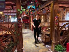 -吴氏老牌坊云南鱼豆花火锅店(通江街店)