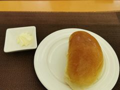 黄油面包-红房子西菜馆(淮海中路店)