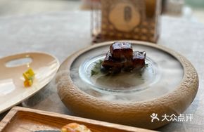 Pine Needle Stone-Grilled Australian M9 Wagyu Beef