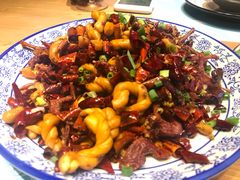 孜香小小腿-临界音乐酒馆·小龙虾·江湖菜(华熙LIVE·鱼洞店)