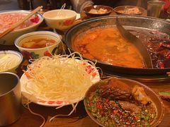 -萍姐火锅·公路夜市(武汉首店)