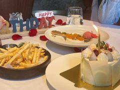 浓情栗意坚果布丁佐草莓冰淇淋-王品牛排(杭州大厦店)