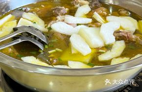 Old Goose Soup with Pig Trotters