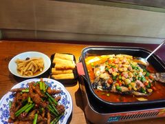 清江鱼-令狐冲·炭烤活鱼(宝龙店)