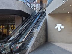 -迪桑特DESCENTE(北京三里屯BLANC店)