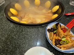 -老渔翁炖鱼坊(黄海西路东山店)