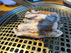 猪颈肉-唯成•韩国炭火烤肉 유성고기