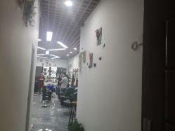 -V8潮牌·接发烫染连锁