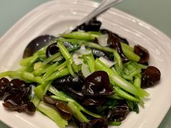 百合木耳炒菜梗-三义和酒楼(千佛山店)