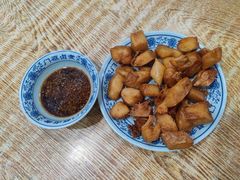 老北京炸咯吱-门框胡同百年卤煮(前门店)