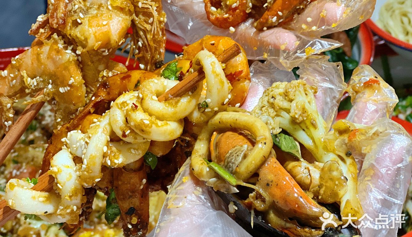 夏天就是要来一份敲重口的手抓海鲜呀‼️