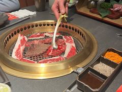 -铭牛烧肉·和牛海鲜自助(高新月牙湖店)