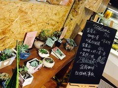 -新华里咖啡书吧(新华书店小寨店)