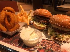 -The Habit Burger Grill 哈比特汉堡(复兴soho店)