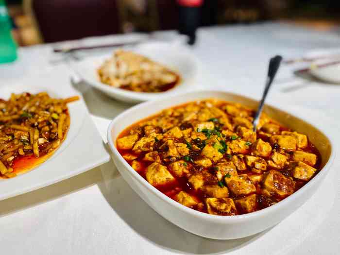四川酒家(太平南路店)-"午餐时间有点过,楼下大厅还是比肩接踵.只.