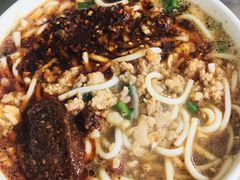 -珀玉莲花白米线店