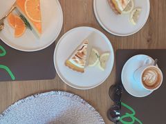 -Chom Cafe and Restaurant