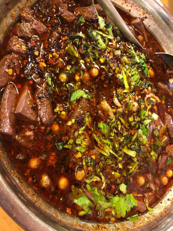 大邑地主血旺(龙泉店)-"顺道去吃了个午饭,然后发现那条巷子里吃的.