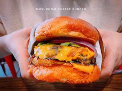 Mushroom&nbsp;Cheese&nbsp;Burger-Burger Joys Central(中环士丹利街店)