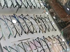 -三叶眼镜城批发市场(上海火车站店)