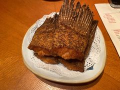 秘制炸鱼尾-阿里家·新疆烤肉酒場 by MIG