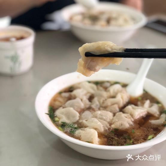 宣堡正宗小小馄饨店