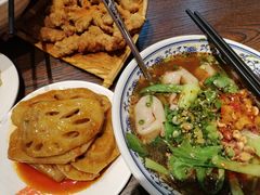 -爆炸头阿姨小四川正宗川味小吃(无任何分店)