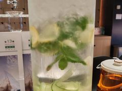 -涨巢·潮玩水疗局