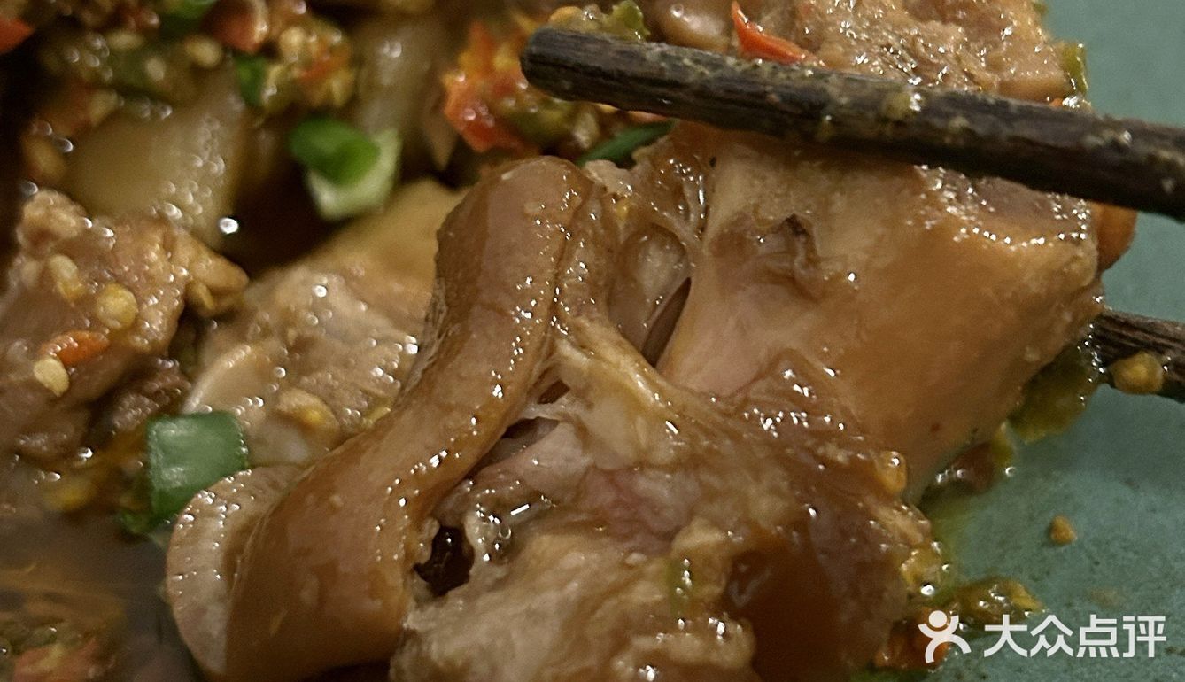 重庆探店｜烧椒皮蛋拌面 你是我的神！
