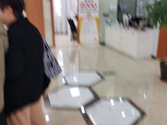 -茂菊口腔连锁(浦东南路店)