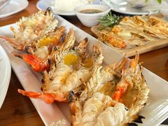 -Chom Cafe and Restaurant