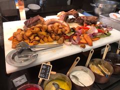 -圣丰索菲特·2 On 988 Café 自助餐厅