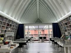 -钟书阁(松江泰晤士小镇店)