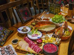 -黔诚多彩火锅(甲秀楼店)