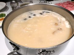 招牌松茸清汤底-洋房火锅(新天地店)