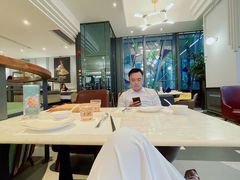 -港丽餐厅(高德置地店)