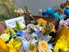 -何兮花店·气球派对鲜花店(马桥银春路万科城店)