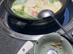 -大匠工房古船木艺术餐厅·猪肚鸡专门店(长白仙岛店)
