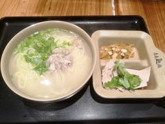 -亮亮面馆(经六路店)