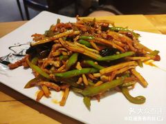 鱼香肉丝-香满园春饼·家常菜(东大桥店)