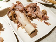 -海底捞火锅鲜切牛肉主题店(长寿路店)