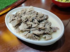 泉水手扒肉-老阿妈蒙古村·蒙古包·草原文化·歌舞表演(老君堂店)
