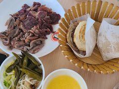 -闫家驴肉老店(华电一校店)