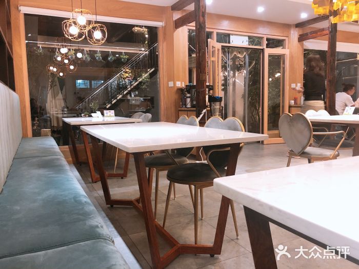 后海16号·北京私房菜大堂图片