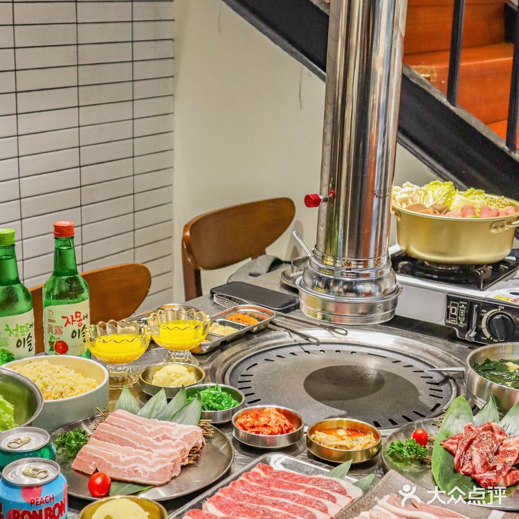 冲着180帅哥店员来的 最后却被烤肉征服!